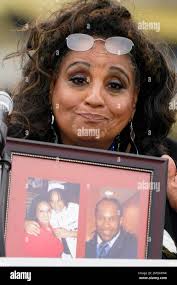 Vickie Arnett's Instagram, Twitter & Facebook