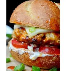 Aujourd'hui, confinement oblige, pénurie de pains burger, j'ai dû en préparer pour le souper. Epingle Sur Hamburgers