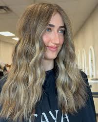 This trend it the cutest thing ever! I had do it! #mesa #mesahairstylist  #gilbert #gilberthairstylist #hair #hairstylist #extensions #hairextensions  #haircolor #balayage #youknowme #youknowmetrend #acceptingnewclients