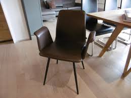 Arva light thekenstuhl drehgestell höhenverstellbar. Kff Stuhl Mit Armlehne Maverick Polster Leder Br Designermobel Hohentengen