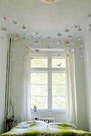 Untuk modal membuatnya tidak mahal, kok. Cuma Butuh Rp 50 Ribu Bikin Kamar Kosmu Jadi Kece Dengan Origami