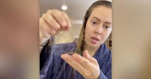 — alyssa milano (@alyssa_milano) august 9, 2020. Alyssa Milano Says She Is Losing Her Hair After Long Battle With Covid 19 Cbs News