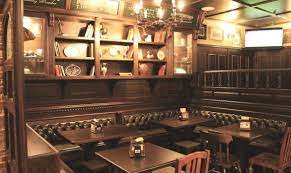 Arredamenti Per Pub In Stile Classico British Irish Western Arredamento Stile Classico Arredo Urbano