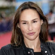 Découvrez sa biographie, ses photos, vidéos et interviews le fils de vanessa demouy vient d'obtenir son premier job d'été. Vanessa Demouy Clothes Outfits Brands Style And Looks Spotern