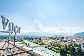 Guests who do not notify the property in advance of their intention to bring a dog will be liable for a fee of eur 100. Das Holiday Inn Villach Wurde Im Sommer 2020 Als Voco Villach Wiedereroffnet