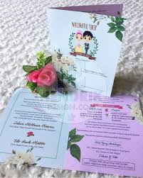 Konsep pernikahan tentunya perlu senada dengan undangan pernikahan karena undangan pernikahan adalah hal yang pertama kali membawa kesan bagi tamu undangan untuk acara pernikahan kamu. Desain Dan Percetakan Undangan Pernikahan Termurah Di Solo Contoh Undangan Pernikahan Softcover Zahwa Dan Edo