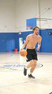 @iTrainWithDee1's video Tweet