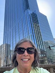 15 degrees this morning in Chicago. Walked half a mile to get prized photo  op. Sadly, the Route 66 Begin sign is missing. Settled for the 2nd sign 2  blocks down.