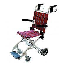 Maybe you would like to learn more about one of these? Fauteuil De Transfert Pliable Fait En Aluminium Repose Pieds Et Dossier Reglable Cdiscount Sante Mieux Vivre