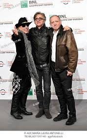 Gaetano curreri (bertinoro, 26 giugno 1952) è un cantautore, tastierista e arrangiatore italiano, leader del gruppo musicale stadio, di cui è anche il principale compositore. Ricky Portera Gaetano Curreri Fabio Liberatori Stock Photo Picture And Rights Managed Image Pic Tie Mla311017 40 Agefotostock