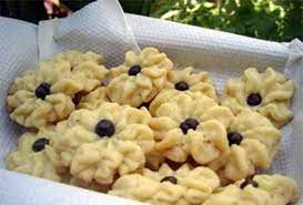 Sesuai namanya, kue kering ini identik dengan rasa coklatnya, namun dengan tekstur yang sedikit krispi sehingga cocok buat teman ngeteh. Bahan Dan Resep Kue Semprit Susu Yang Sangat Enak Untuk Sajian Lebaran Selerasa Com