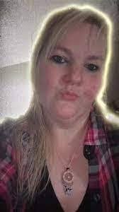 Carissa Bartlett's Instagram, Twitter & Facebook