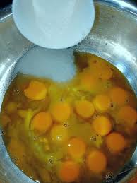 Kek oren ni berasaskan daripada pati minuman sunquick, parutan kulit oren dan buah oren yang ditabur dalam kek yang belum dibakar lagi supaya rasanya lebih uummmmp. Resipi Kek Moist Sunquick Paling Sedap Untuk Anak Guna Sukatan Cawan Confirm Jadi Pa Ma