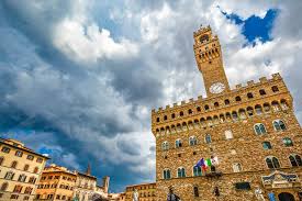 Der prächtige palazzo vecchio überblickt die piazza della signoria und gilt seit 1299 als eines der berühmtesten wahrzeichen von florenz. Piazza Della Signoria Florenz Luxusimmobilien Wohnungen Und Hauser Zu Luxushauser Auf Der Piazza Della Signoria Wohnungen Auf Der Piazza Della Signoria In Florenz Zu Verkaufen Via De Calzaiuoli Via Dei Servi