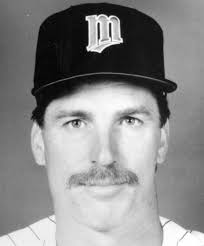 Reese leads the way at sun-splashed Hall of Fame Classic