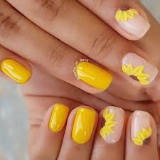 Ombre nails coffinnails sunflowernails 3dnails fallnails. Beautiful Short Yellow Square Shaped Nails With Acrylic Sunflowers Acrylic Beautiful Nails Short Squ Square Acrylic Nails Short Nail Designs Yellow Nails