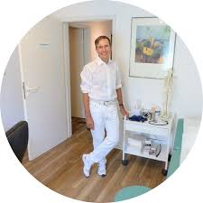 Dialo.de zeigt alle 5 einträge, egal ob gerade geöffnet oder × geschlossen mit.in mönchengladbach gibt es derzeit 5 einträge zur kategorie hausarzt. Dr Med Dietmar Katholnigg Hausarzt In Monchengladbach Rheydt
