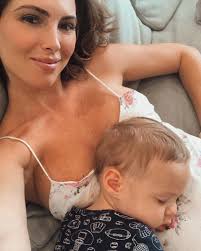 Flashback to my @goodamerican campaign. @hendrixbutton was in my tummy 🥰  #Goodmama