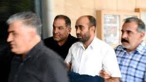 Kullanan kitle belli zaten, çok şeyapmamak lazım.ayrıca hakaret de göremedim. Ataturk Bustune Saldirida 2 Tutuklama Son Dakika Haberleri