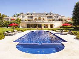 Walt Disney S Personal Pride And Joy The Estate He Last Called Home And The Property Which Was The Inspiration Maison De Maitre Manoirs De Luxe Villa De Reve
