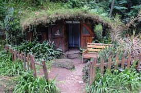 Buchen in über 85.000 reisezielen weltweit. Rumah Hobbit Paraland Resort Rumah Hobbit Paraland Resort 10 Gambar Rumah Hobbit