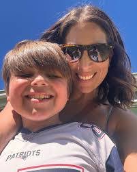 Leah Heath's Instagram, Twitter & Facebook