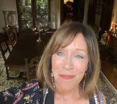 Anne Cochran's Instagram, Twitter & Facebook