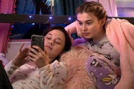 A detective in a small pennsylvania town investigates a local murder while trying to keep her life from falling apart. Mare Of Easttown Episode 3 Release Date Plot And Cast Details Daily Research Plot