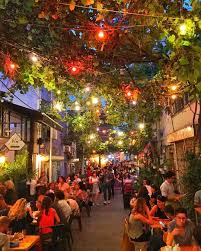 İstanbulda çoçuklar için gezilecek yerler. Istanbul Nightlife Photography By Mehmet Sert Sert Mehmet Instagram Photo Nightlife Karakoy Istanbul Europe Travel Oh The Places You Ll Go Istanbul