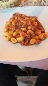 Guarda nel video come realizzare le patate alla marinara, un contorno appetitoso che si prepara con ingredienti semplici ed economici. Gnocchi Alla Marinara Picture Of Aloha Sottomarina Tripadvisor