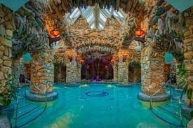 Wifi and an evening social are free, and this hotel also features 6 outdoor pools. The Spa At The Omni Grove Park Inn