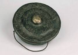 Alat musik gambang merupakan alat musik yang berkembang dan populer di daerah betawi, jawa tengah dan berbagai daerah di nusantara. 50 Nama Alat Musik Tradisional Indonesia Gambar Cara Memainkan