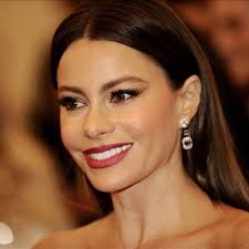 A Hollywood le atraen las latinas con poca ropa