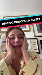 Conoce a Albert, el Pug que te hará sonreír