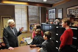 Gates enlists help of 'the broadest thinker he's ever he also makes investments through his gates ventures private office. Alexis Glick In His Personal Office Warren Buffett Tells Us Stories About So Many Of The Amazing People He S Met Facebook