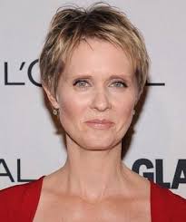 омолаживающие стрижки стрижки для женщин после 50 лет с круглым лицом Omolazhivayushie Zhenskie Strizhki Foto Strizhek Omolazhivayushih Lico Posle 40 50 I Pricheska Dlya Pozhiloj Zhenshiny Korotkie Strizhki Dlya Zhenshin Ukladka Korotkih Volos