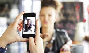 Cara Memotret Seseorang Tanpa Membuka Aplikasi Kamera