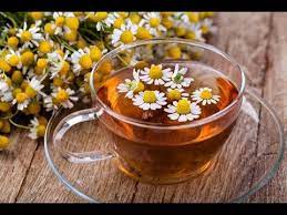 Teh herbal ini juga mampu mengurangi asam lambung dan meredakan rasa kembung pada perut. Resep Membuat Teh Chamomile Manfaat Kesehatannya Youtube
