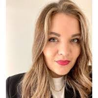 Clarissa Abbott's Instagram, Twitter & Facebook