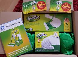 Contient un balai et 8 lingettes qui attrapent et retiennent 2 fois plus de poussière qu'un balai. Swiffer Bodenwischer Komplett Reinigungsystem Schonheit Ist Relativ