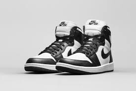 Outfit Air Jordan 1 Retro High Og Black And White Steve Madden Sneakers Are Inspired By Travis Scott S Jordan 1 Air Jordans Retro Air Jordans Nike Air Jordan Retro