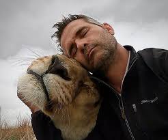 Kevin richardson, johannesburg, south africa. L Uomo Che Sussurra Ai Leoni La Storia Di Kevin Richardson
