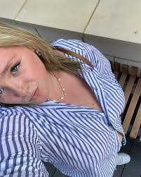 Abigail Botello's Instagram, Twitter & Facebook