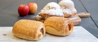 Old maid in a drawing. Appelbollen En Worstenbroodjes Recept De Warme Bakker