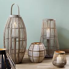 Laterne Aleta Natur Von Broste Copenhagen Windlicht Aus Naturlichem Bambusholz Schones Wohnen Tujuh Wohnzimmer Terrasse Windlicht Laterne Licht