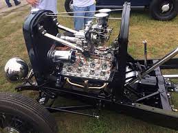 32 Ford Chassis With Supercharged Twin Plug Flathead Hot Rods Cars Old Hot Rods Classic Cars Trucks