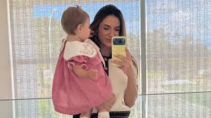 Serena cresceu! Jade Magalhães publica clique raro de sua filha com Luan Santana