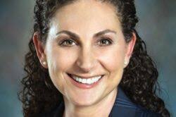 Entrepreneur receives business award