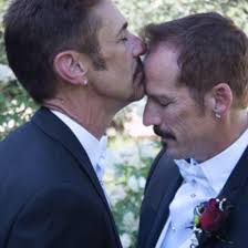 Who provides good pedicure services?