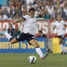 Tips And Tricks To Play A Great Game Of Football Usa Soccer Women Women S Soccer Team Carli Lloyd